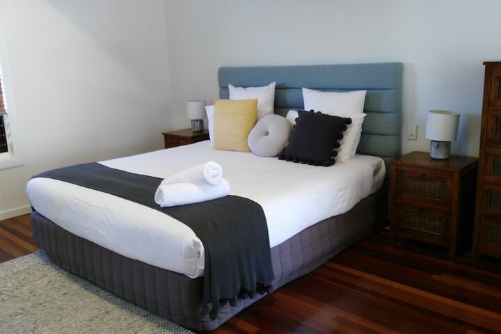 Room 12 of 207