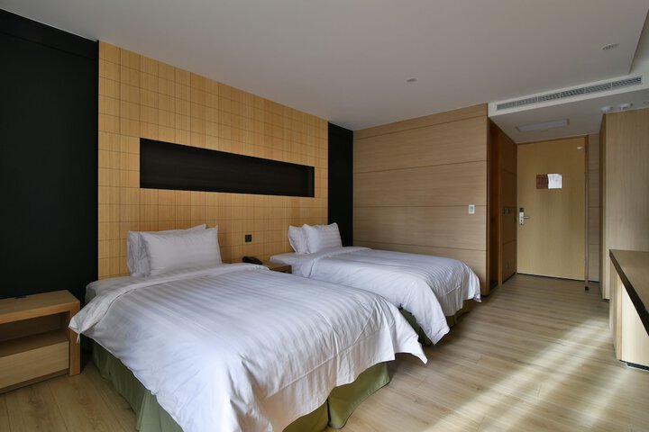 Room 7 of 56