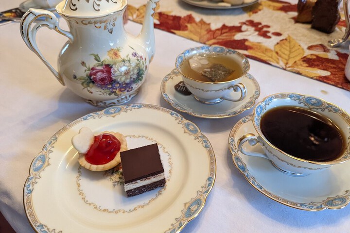 Breakfast/Coffee Service 101 of 124