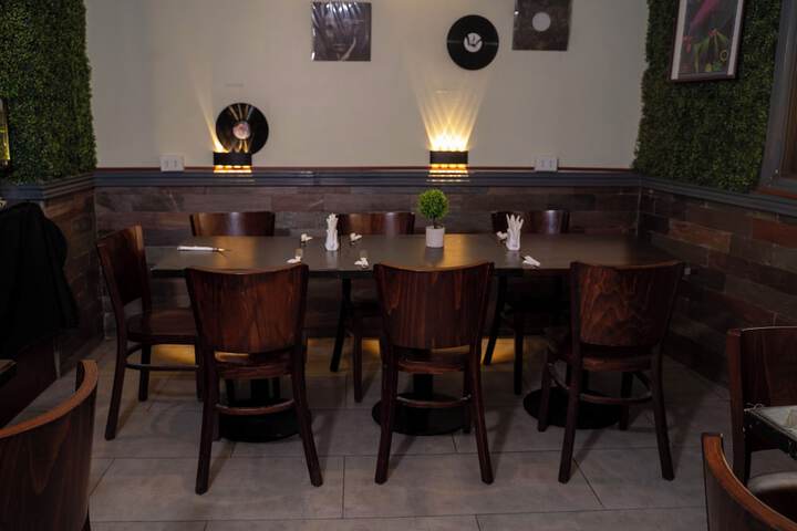 Dining 73 of 89