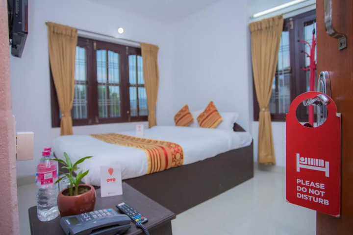 Room 5 of 18