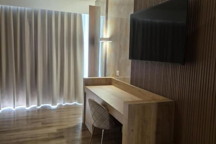 Room 10 of 31
