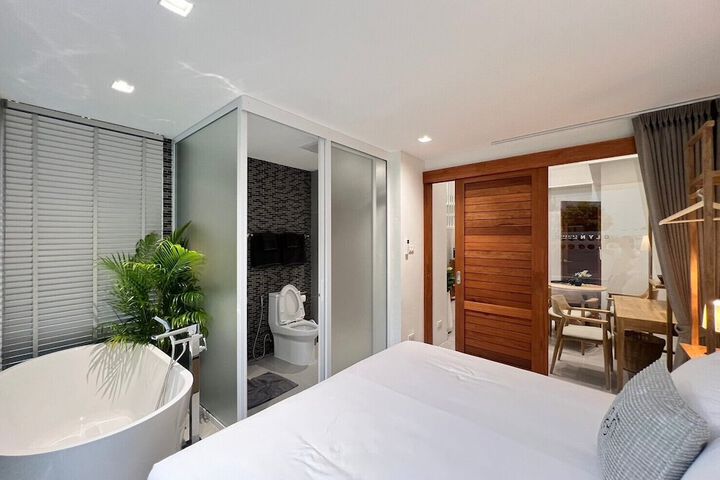 Room 32 of 126
