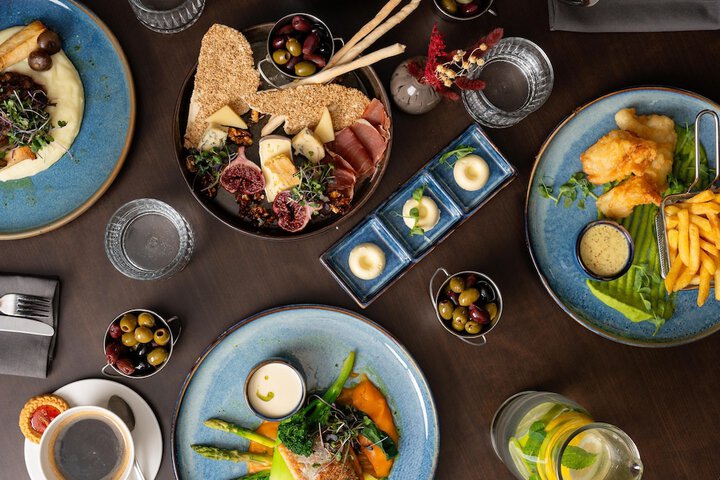 Dining 64 of 102