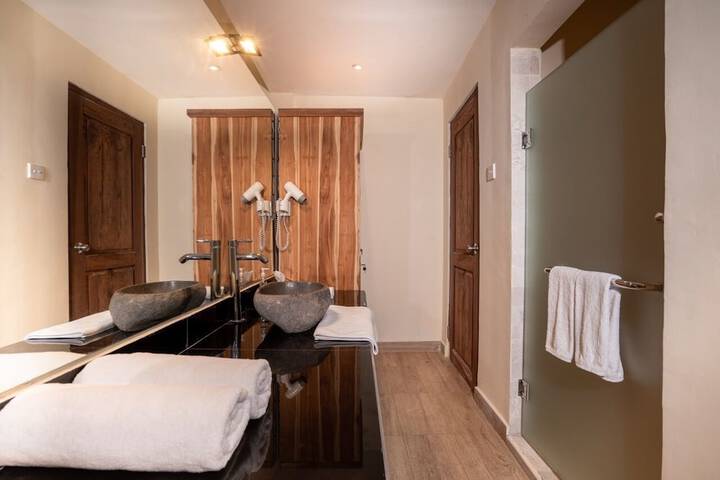 Room 17 of 29
