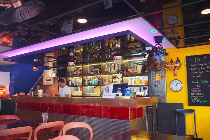 Lounge 51 of 60