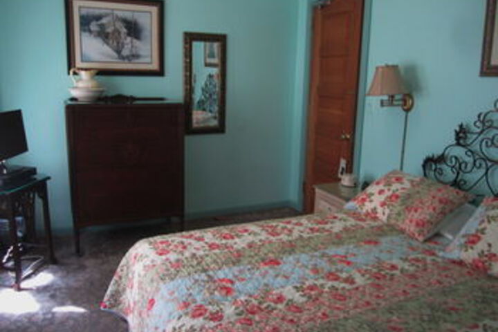 Room 10 of 22