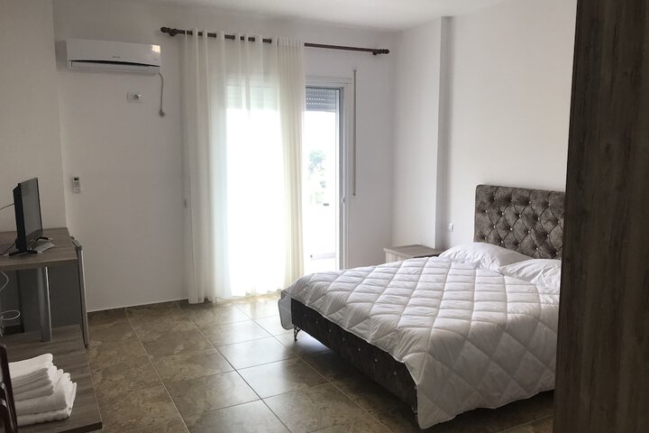 Room 4 of 25