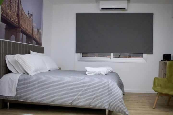 Room 10 of 31