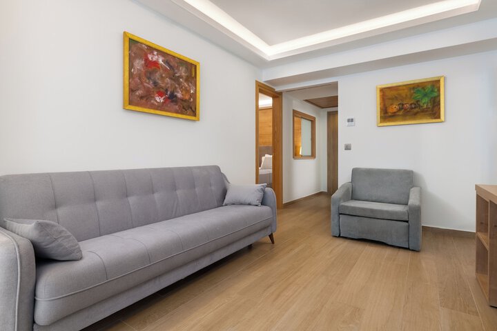 Room 28 of 59