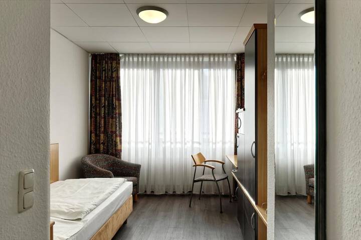 Room 7 of 46
