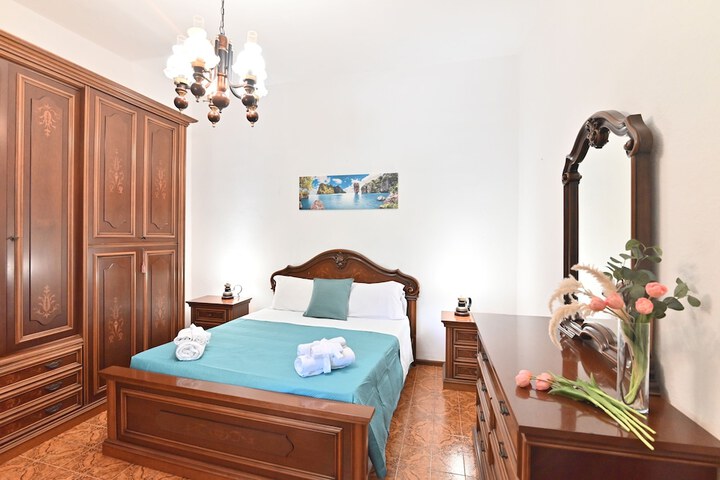 Room 10 of 38