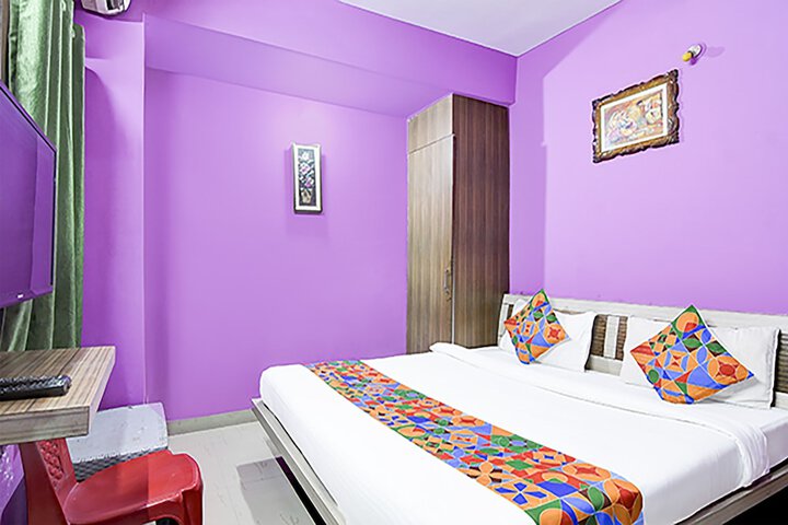 Room 16 of 28