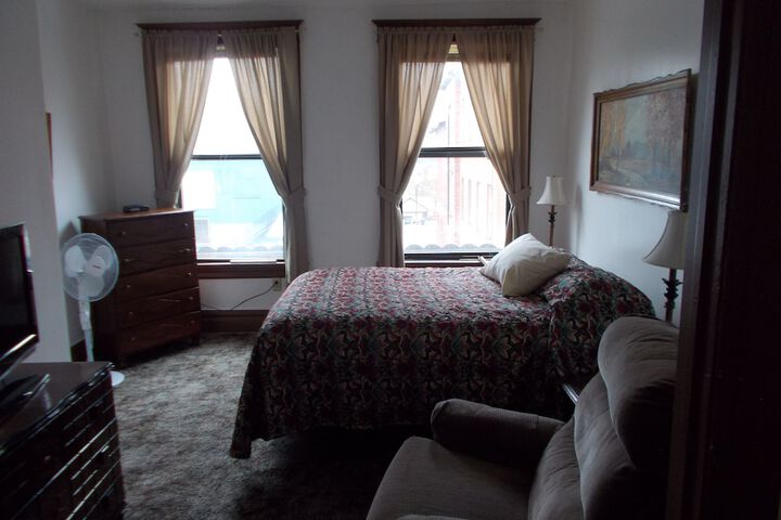 Room 5 of 17