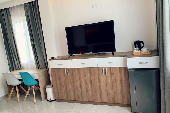 Room 21 of 102
