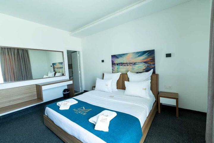 Room 10 of 49