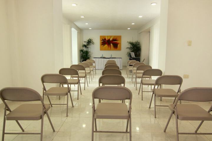 Business Center 38 of 41