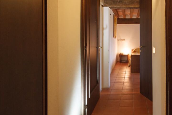 Room 10 of 33