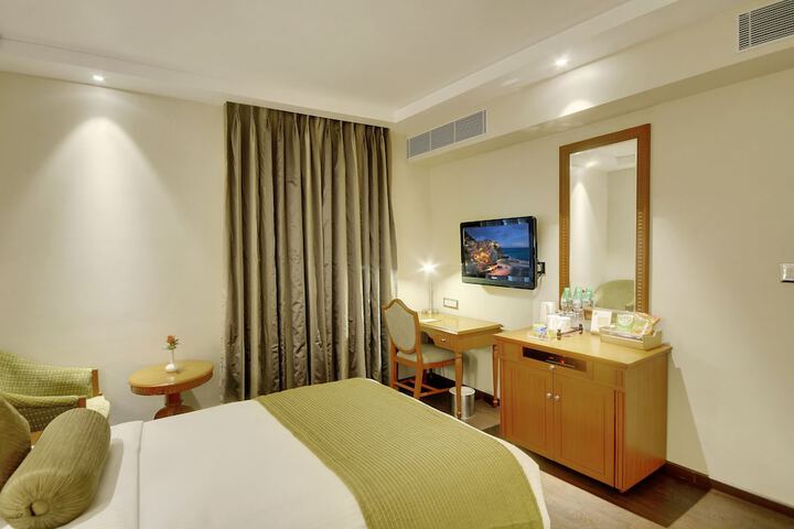 Room 14 of 64