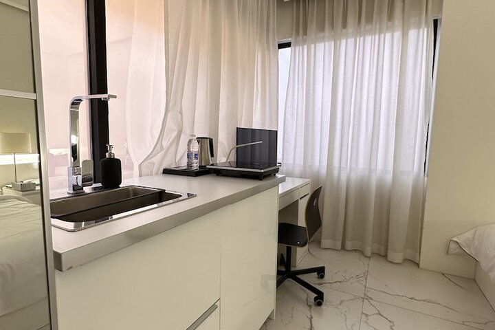 Room 10 of 68