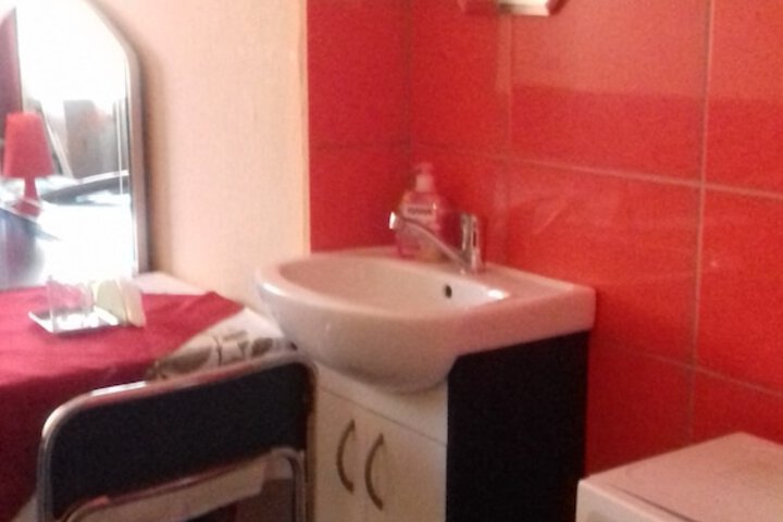 Room 13 of 25
