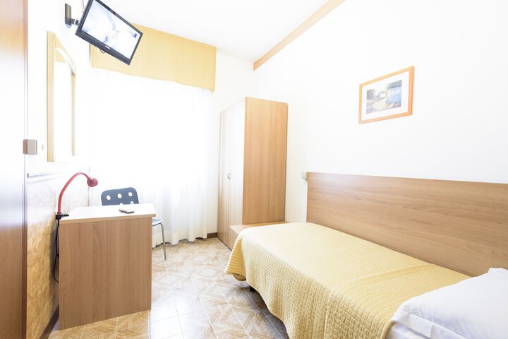Room 13 of 46