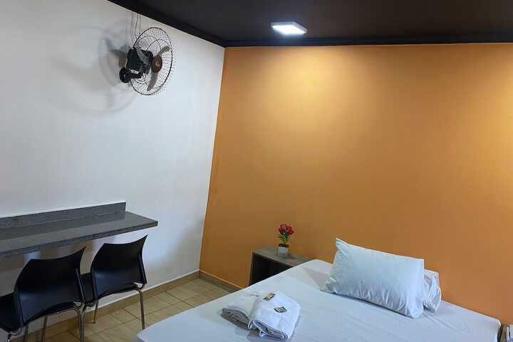 Room 4 of 10