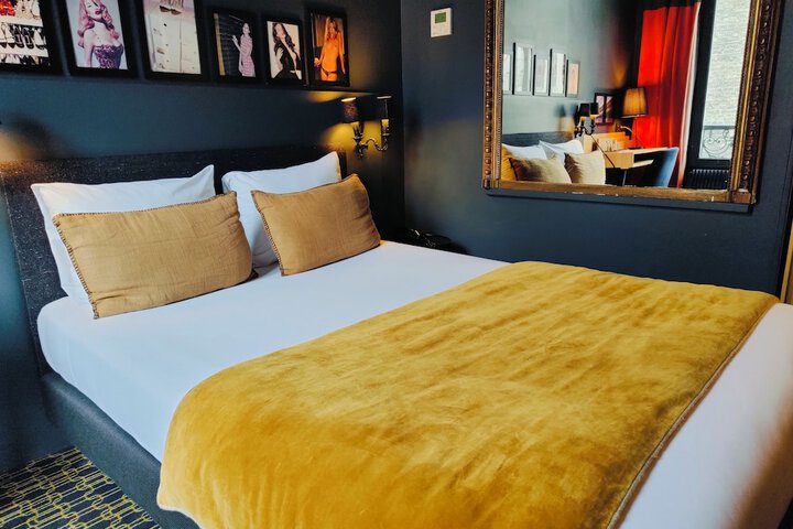 Room 9 of 74