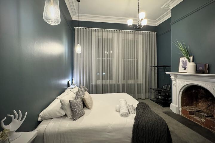 Room 3 of 49