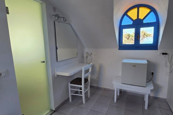 Room 34 of 107