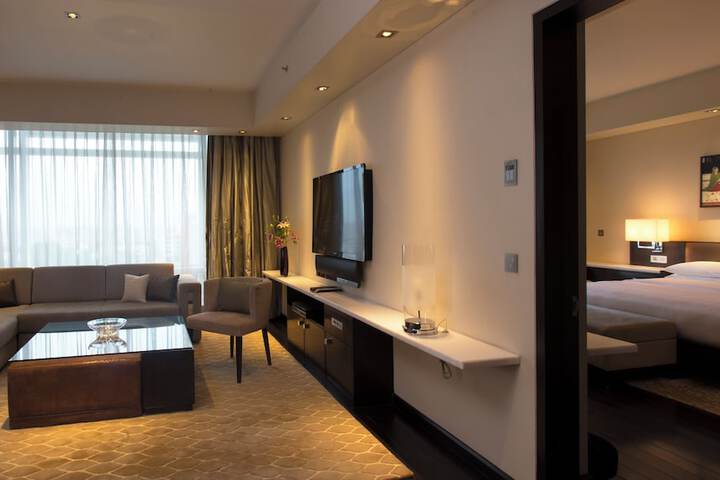 Room 33 of 144
