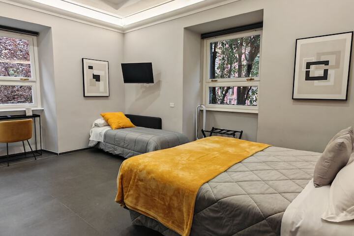 Room 8 of 28