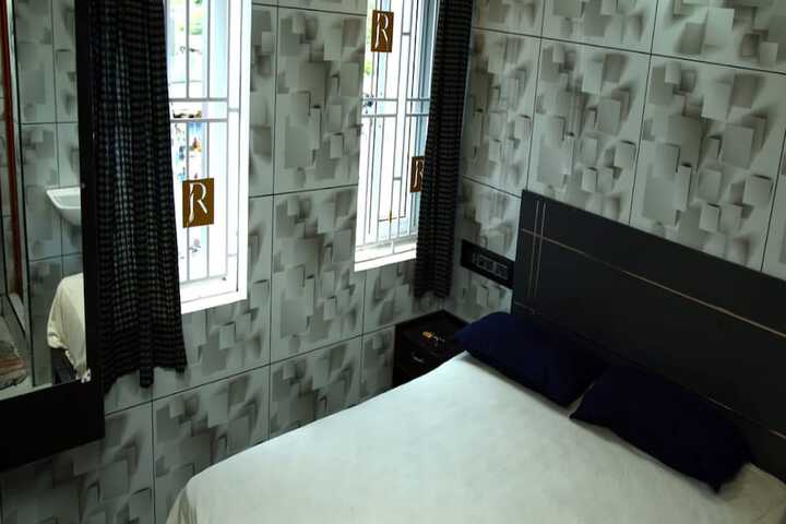 Room 3 of 27