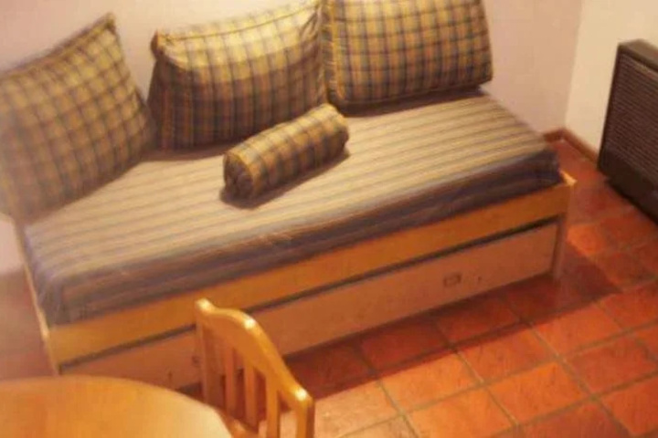 Room 4 of 12