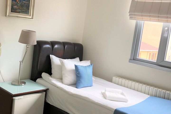 Room 8 of 85