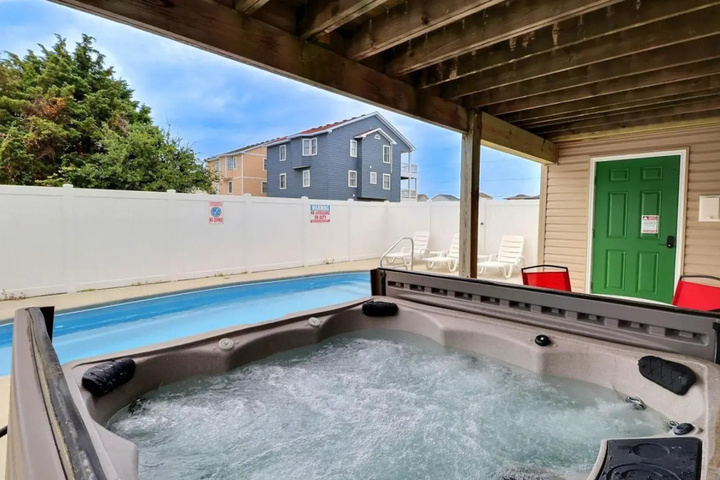 Pool 9 of 17