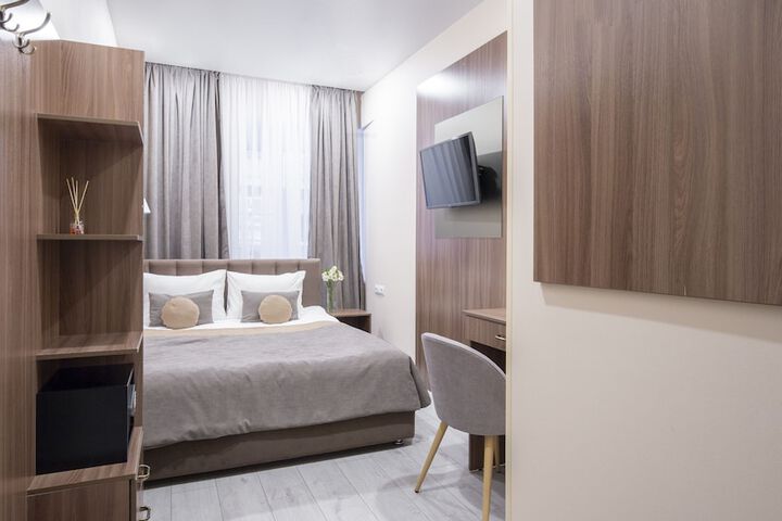 Room 3 of 61