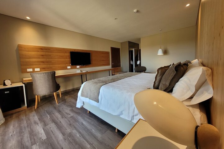 Room 10 of 32