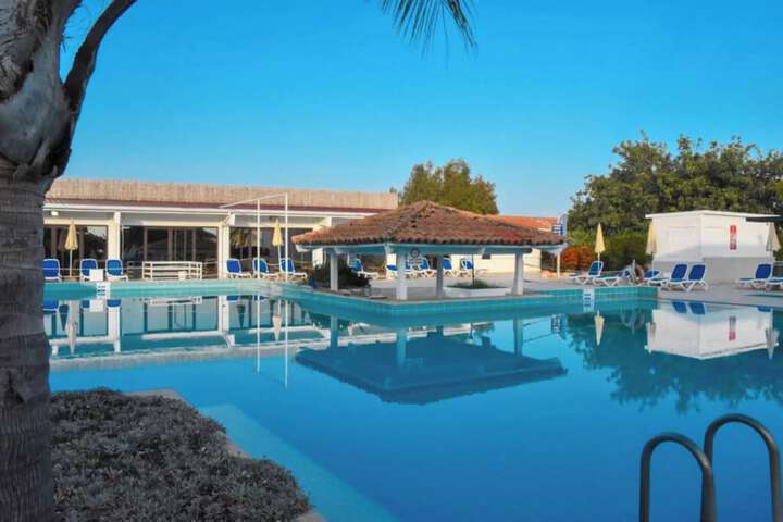 Pool 52 of 131
