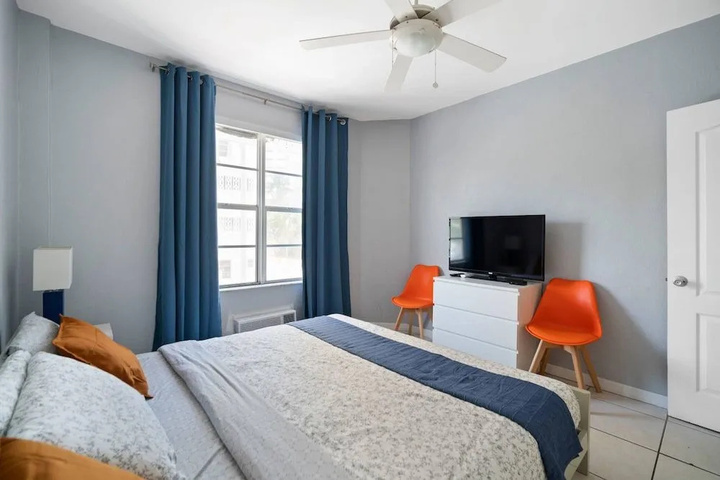 Room 5 of 19