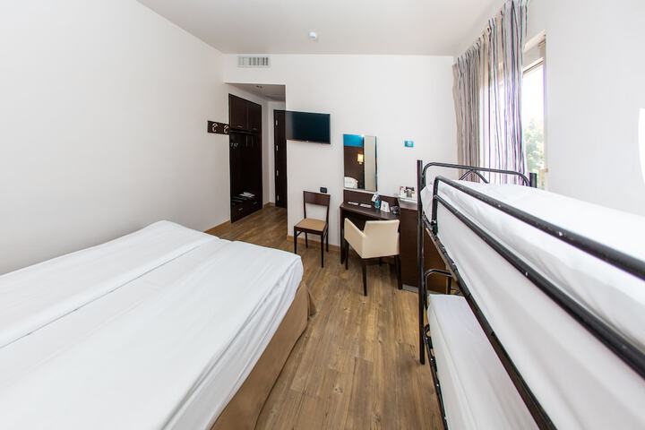 Room 21 of 46