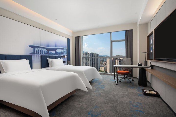 Room 11 of 25