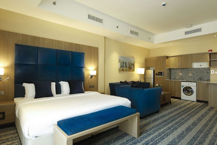Room 11 of 26