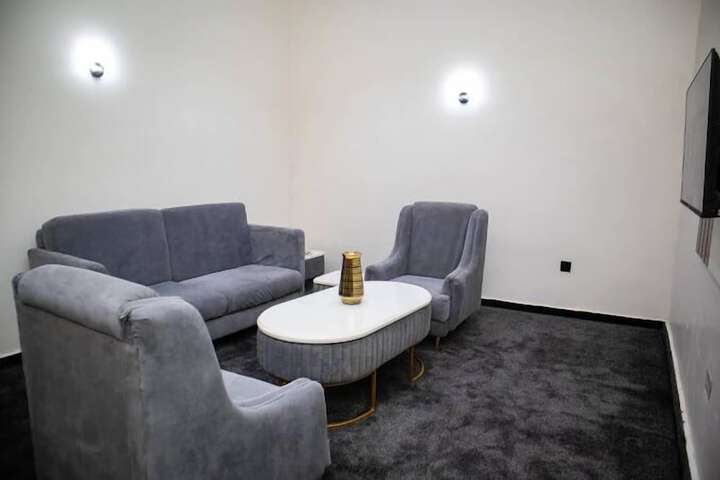 Room 16 of 48