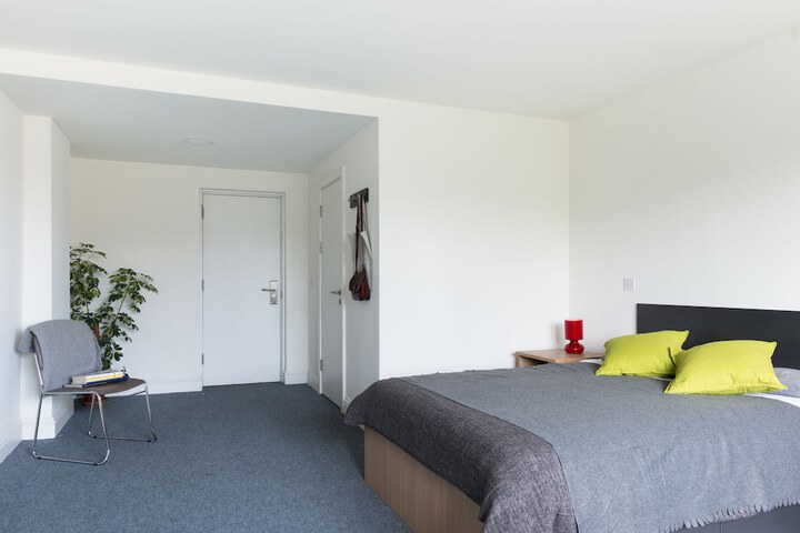Room 14 of 30
