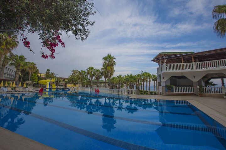 Pool Hotel