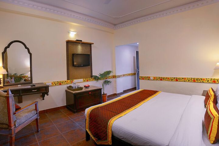 Room 2 of 22