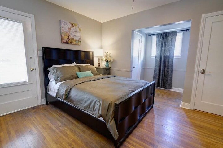 Room 2 of 12