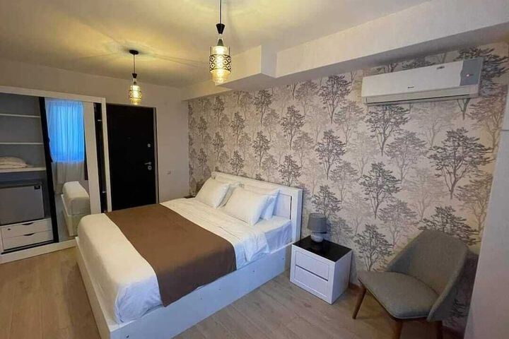 Room 15 of 38