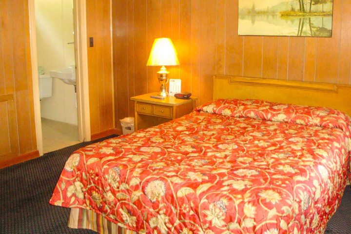Room 11 of 27